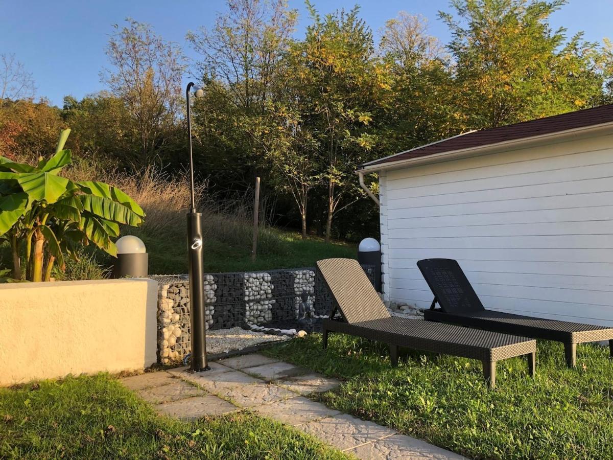 Maison De Vacances Avec Ses Petits Chalets Aouste-sur-Sye Exterior foto